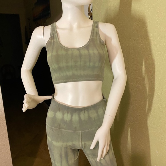 2 pieces bell bottom and top inseam 34 inches - Picture 11 of 12